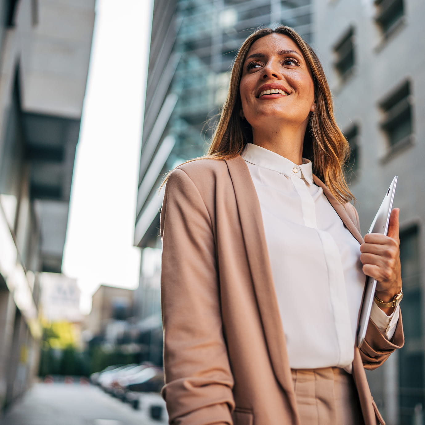 FXAU Regulated Broker female