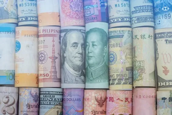 Billetes de distintas divisas
